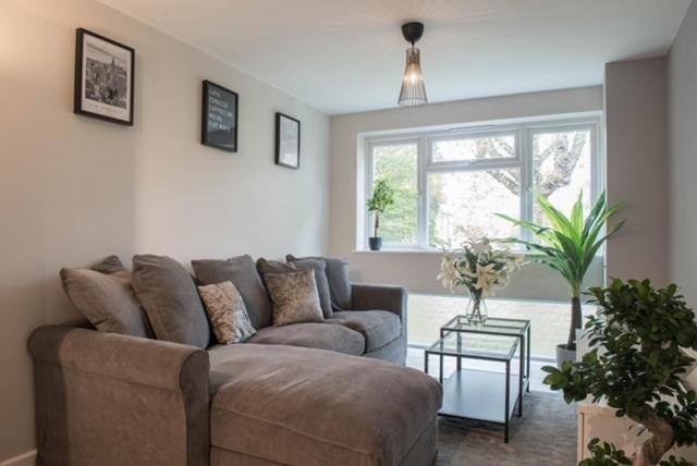 הנדון Finchley Contemporary 2 Bed Apartment + Parking מראה חיצוני תמונה